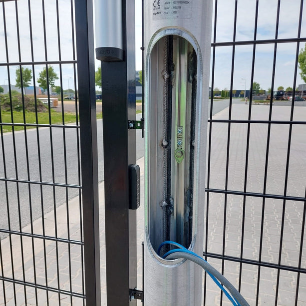 AlarmsystemExpert.co.uk Mât de caméra fixe de 4 mètres conique avec trappe d'inspection