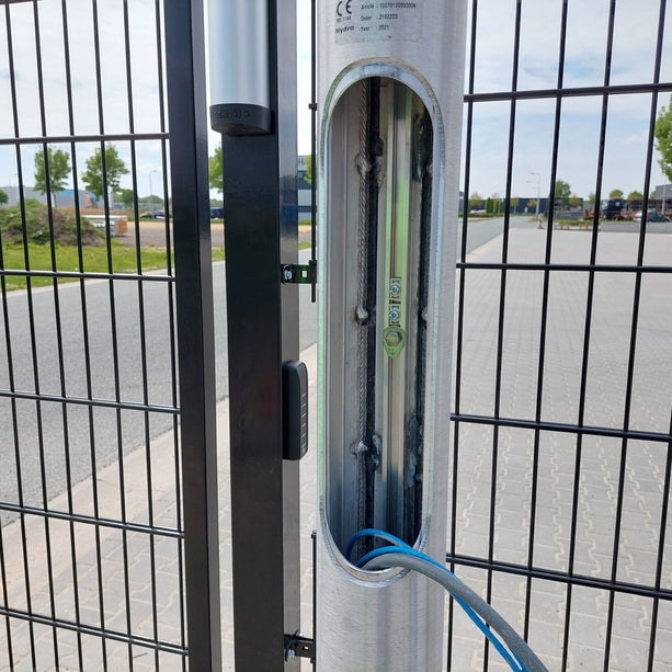 AlarmsysteemExpert.nl Vaste cameramast 5 meter verjongd met inspectieluik